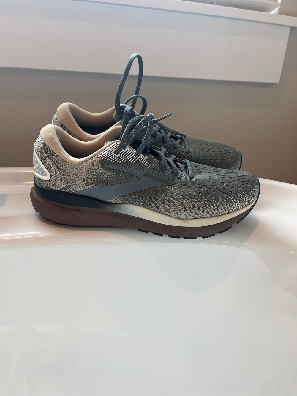 Brooks Men's Gray and Brown Ghost 16 Limited Addition